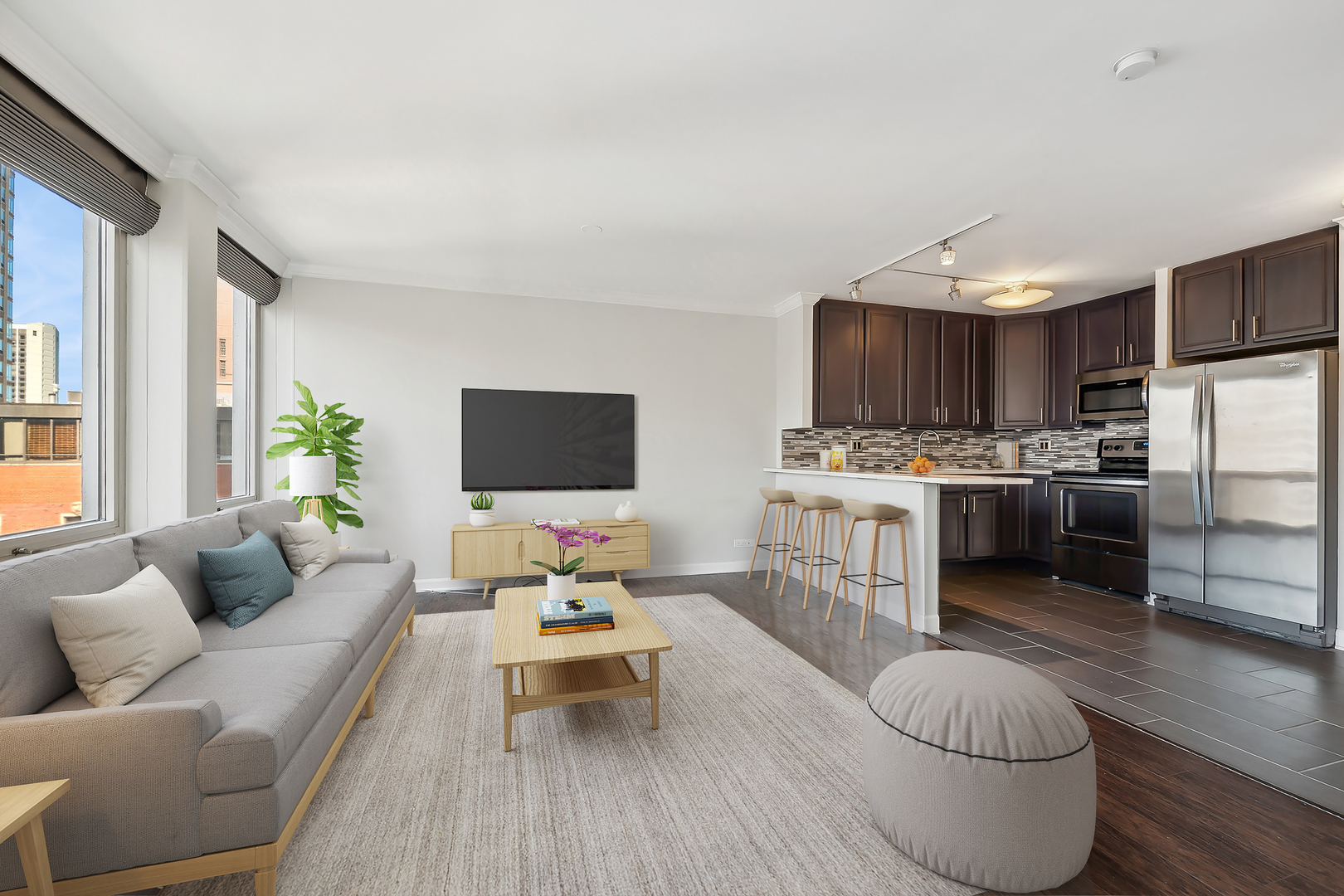 111 E Chestnut Street Unit: 17B