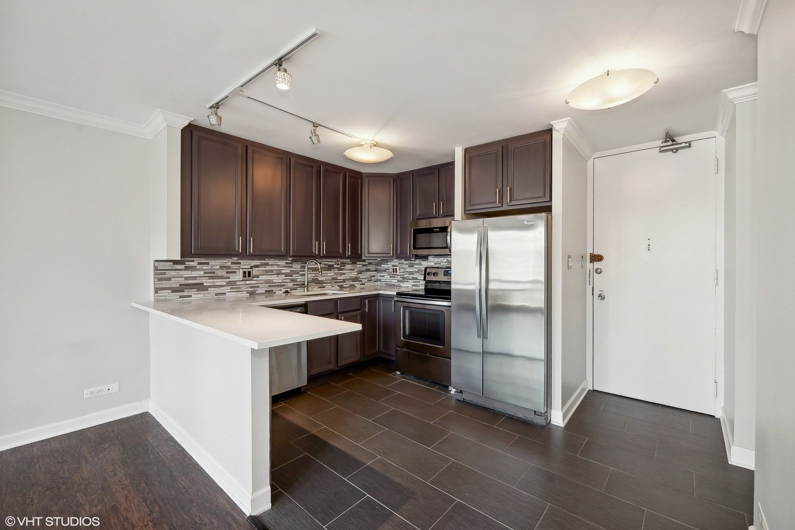111 E Chestnut Street Unit: 17B