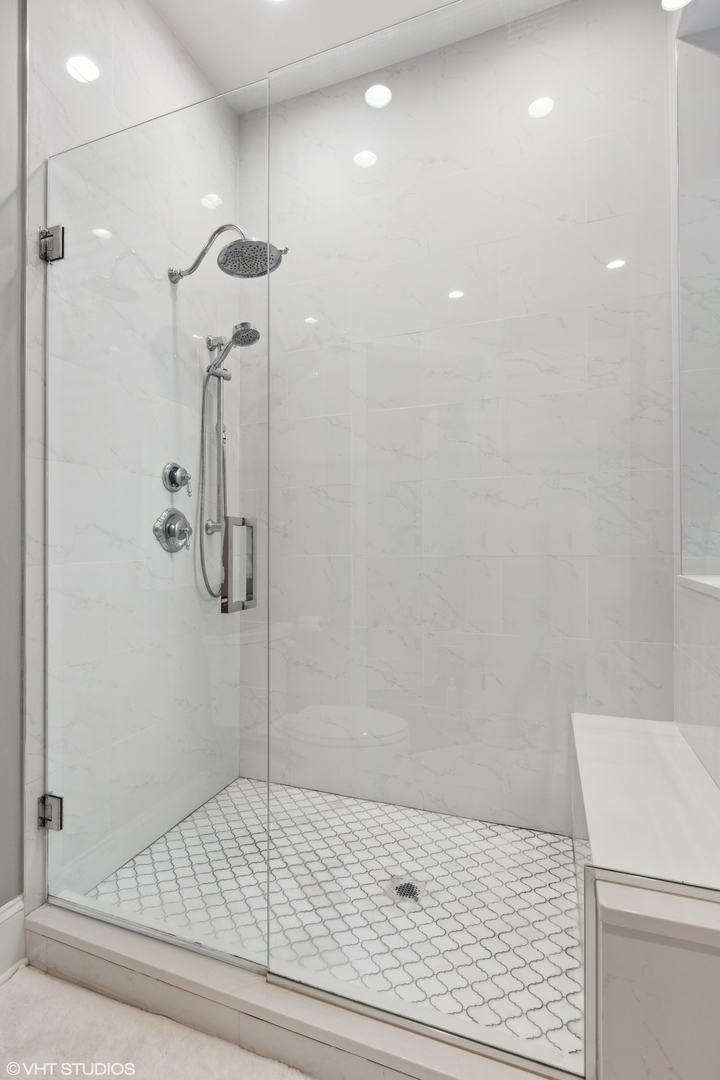 2016 N Cleveland Avenue Unit: 2N