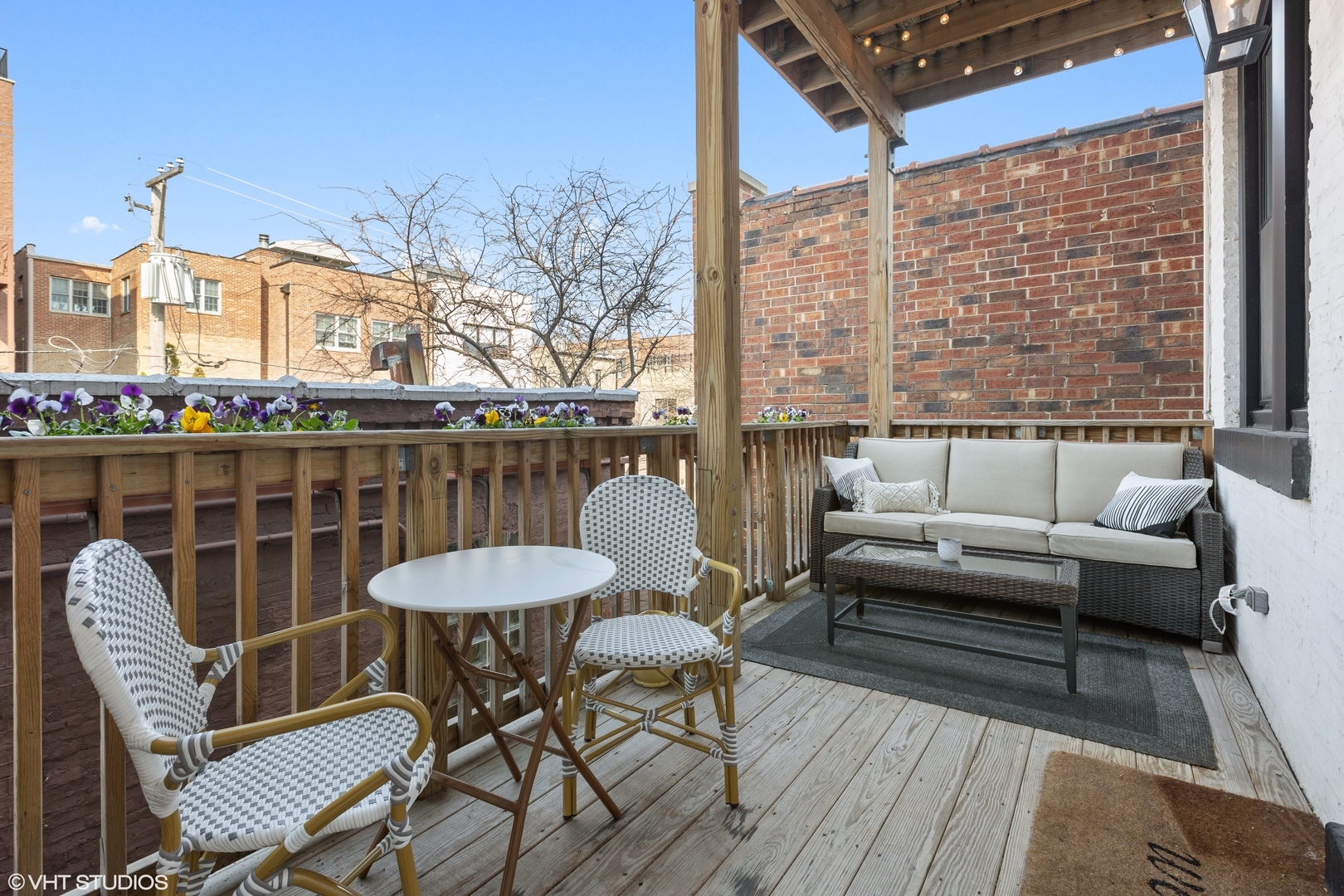 2016 N Cleveland Avenue Unit: 2N
