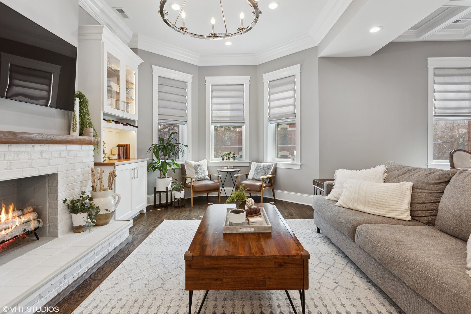 2016 N Cleveland Avenue Unit: 2N
