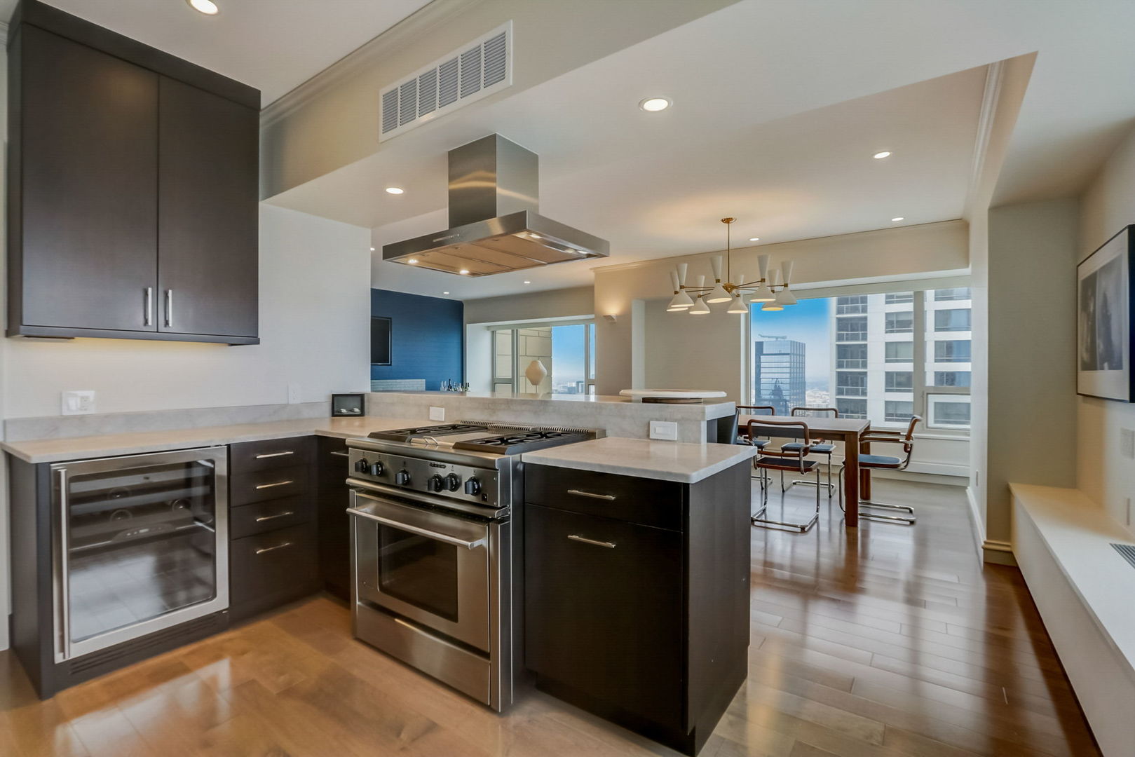 800 N Michigan Avenue Unit: 4703