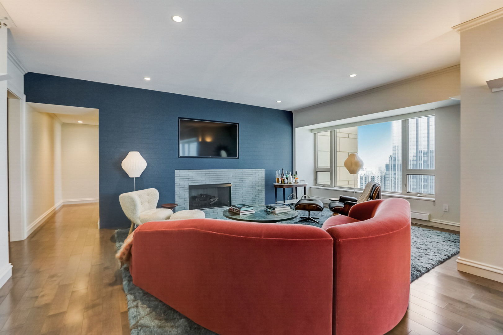 800 N Michigan Avenue Unit: 4703