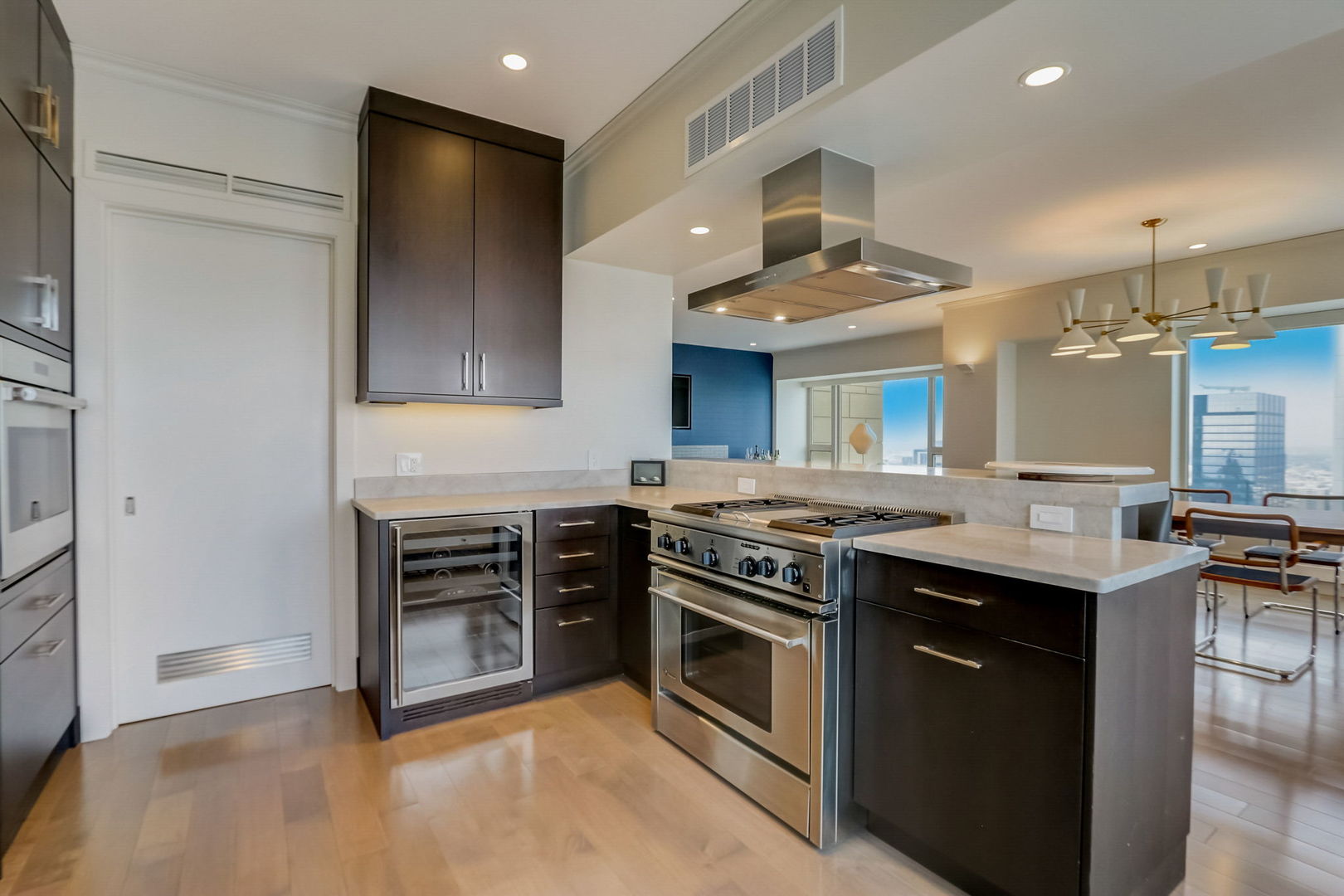 800 N Michigan Avenue Unit: 4703