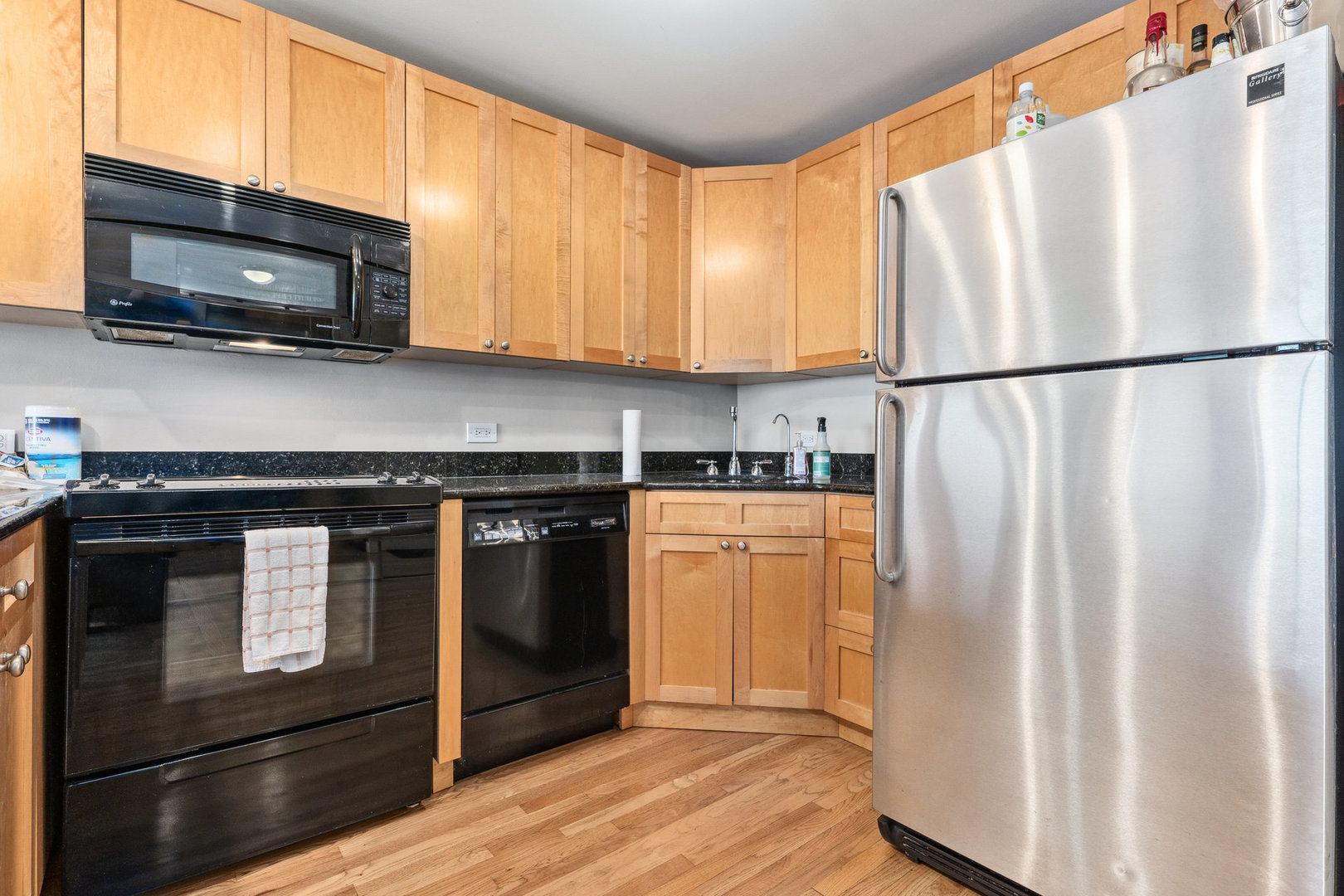 1660 N La Salle Street Unit: 4208