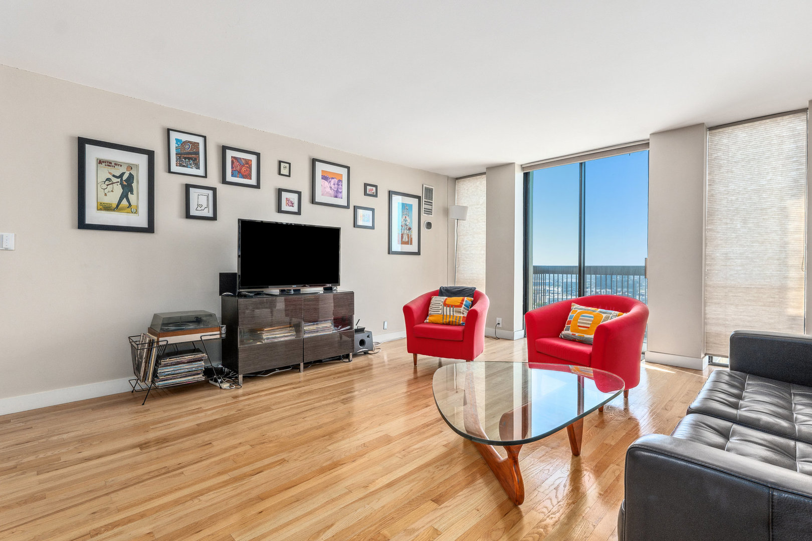 1660 N La Salle Street Unit: 4208