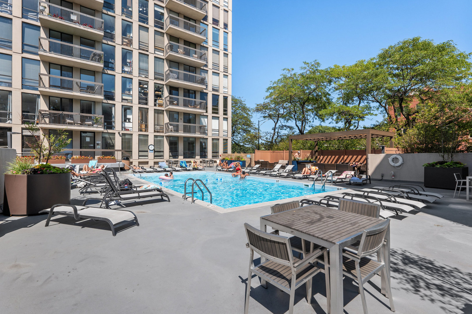 1660 N La Salle Street Unit: 4208