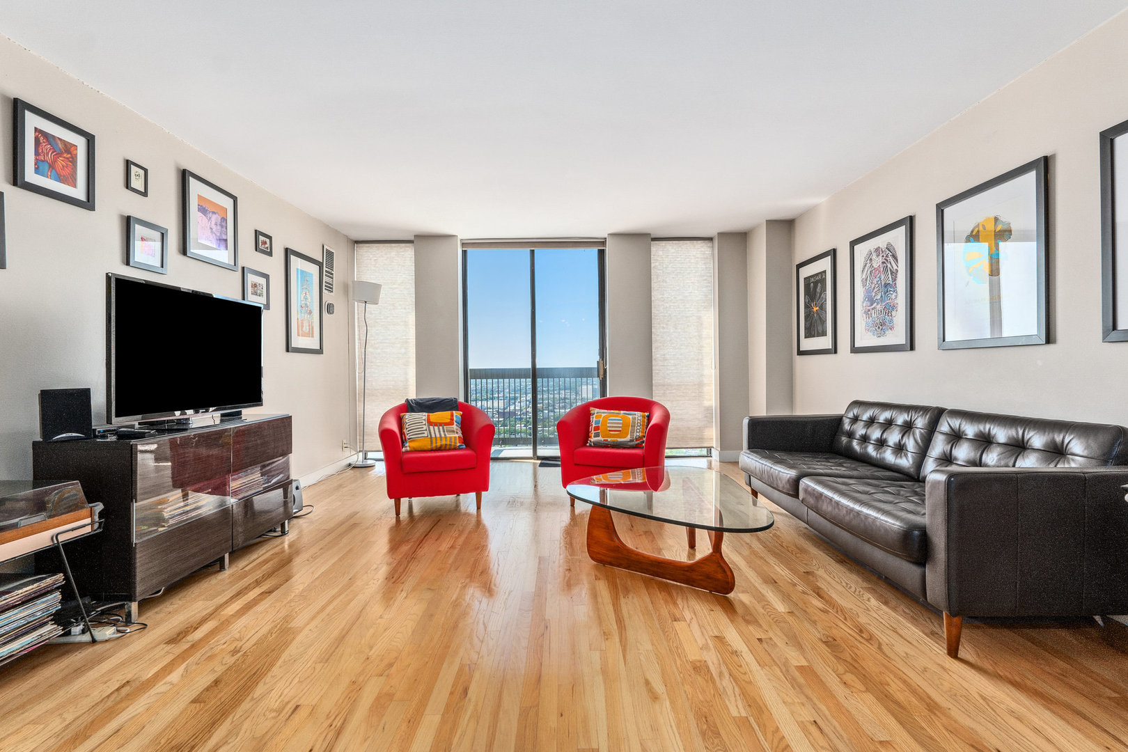 1660 N La Salle Street Unit: 4208