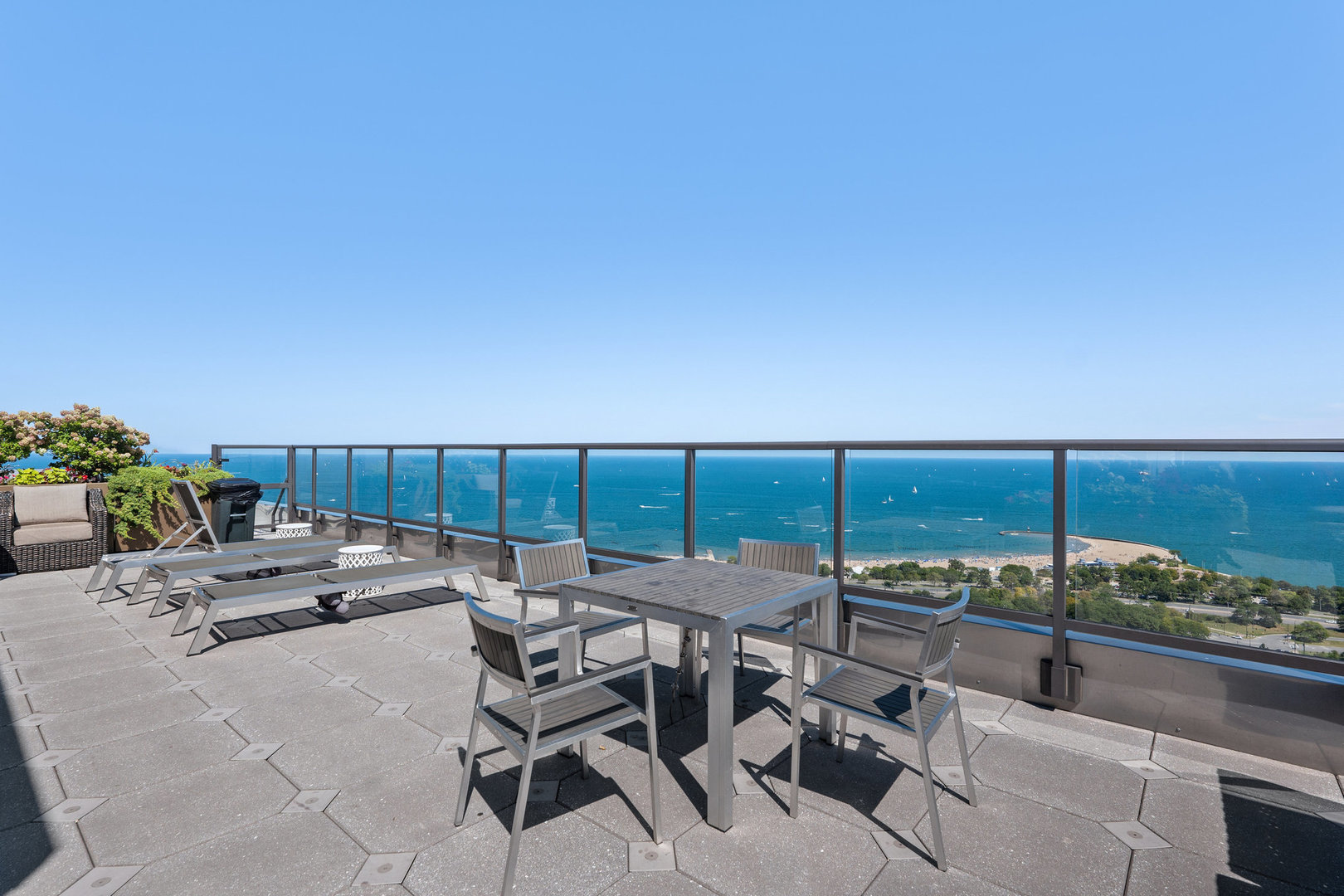 1660 N La Salle Street Unit: 4208