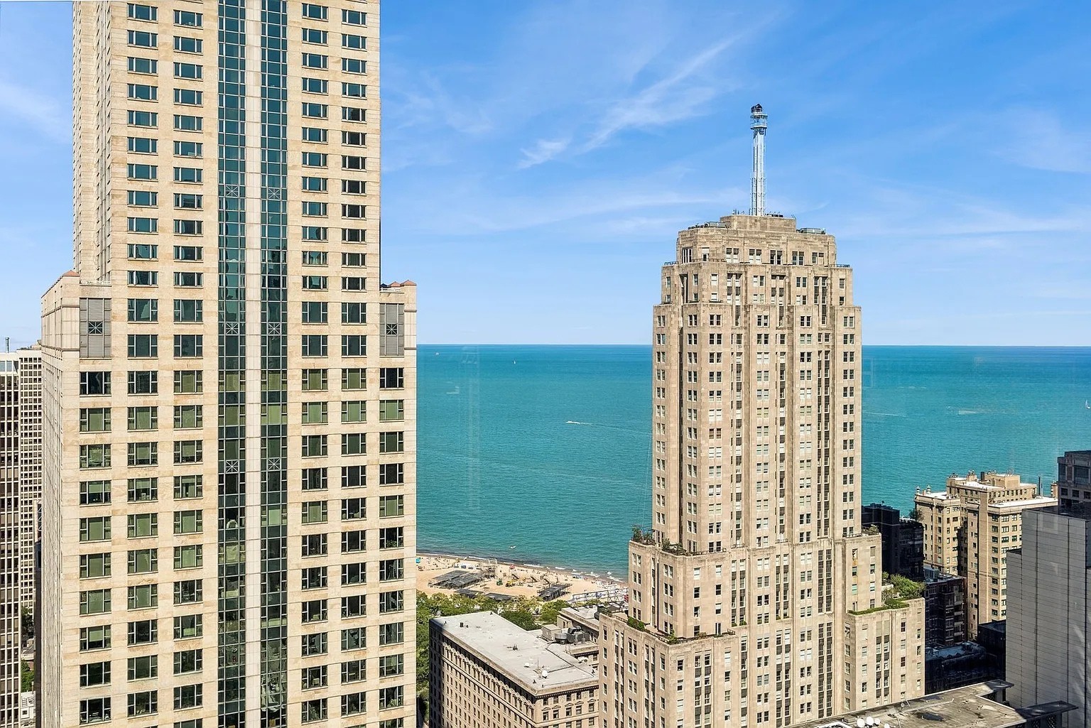 111 E Chestnut Street Unit: 48A