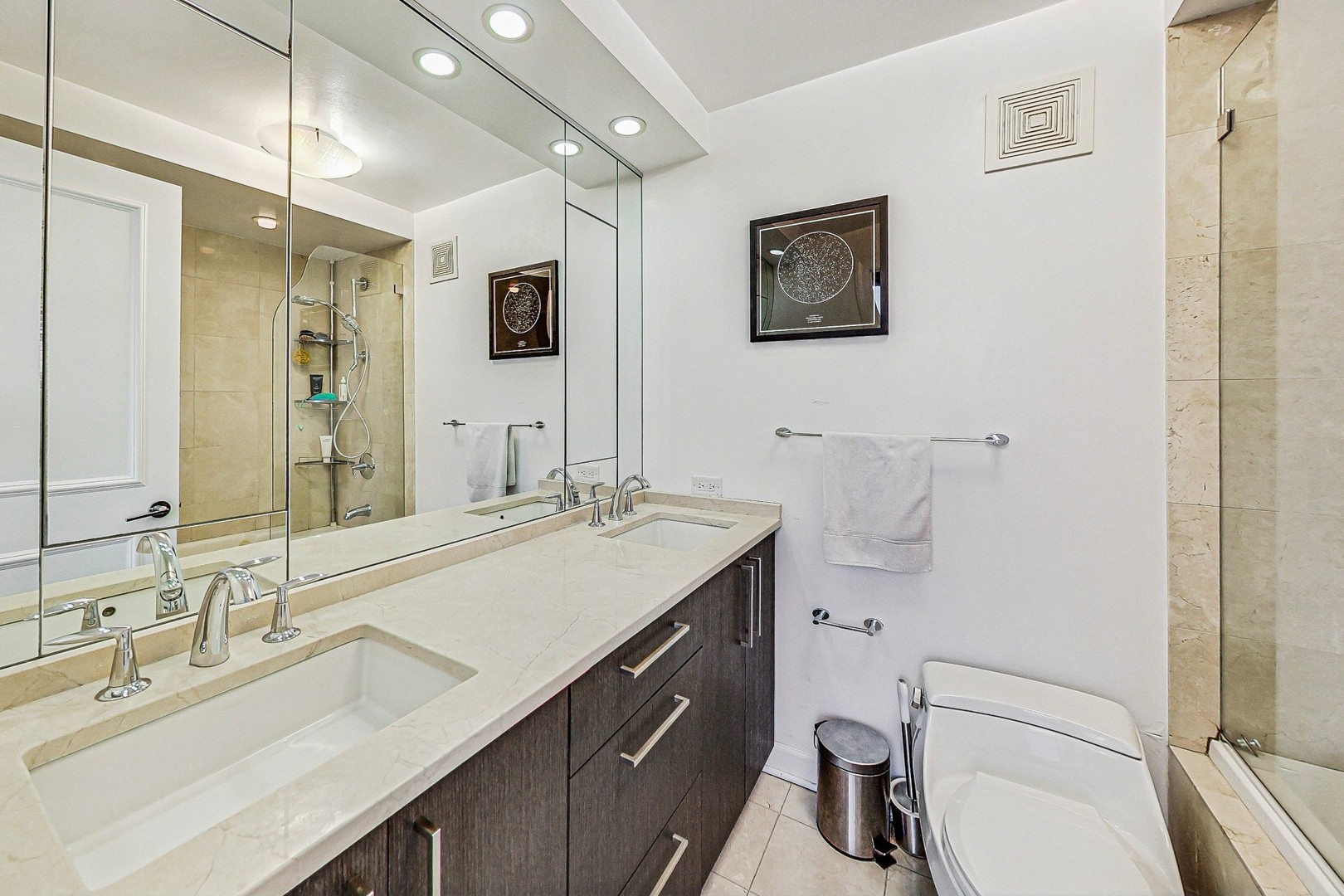 111 E Chestnut Street Unit: 48A