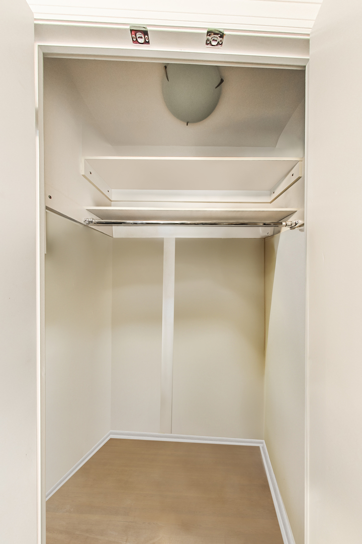 111 E Chestnut Street Unit: 48A