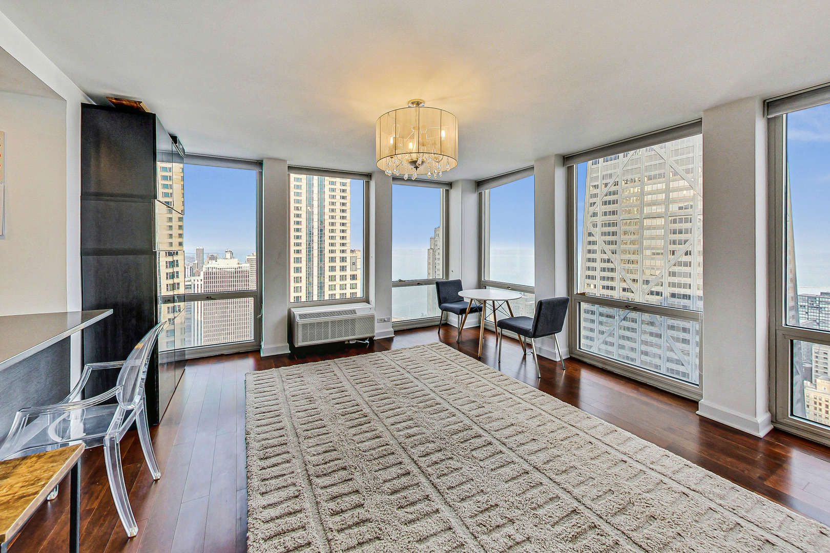 111 E Chestnut Street Unit: 48A