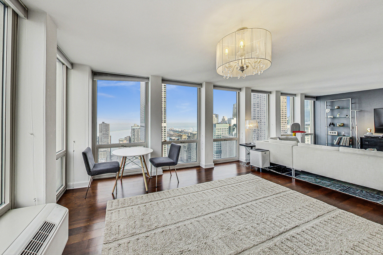111 E Chestnut Street Unit: 48A