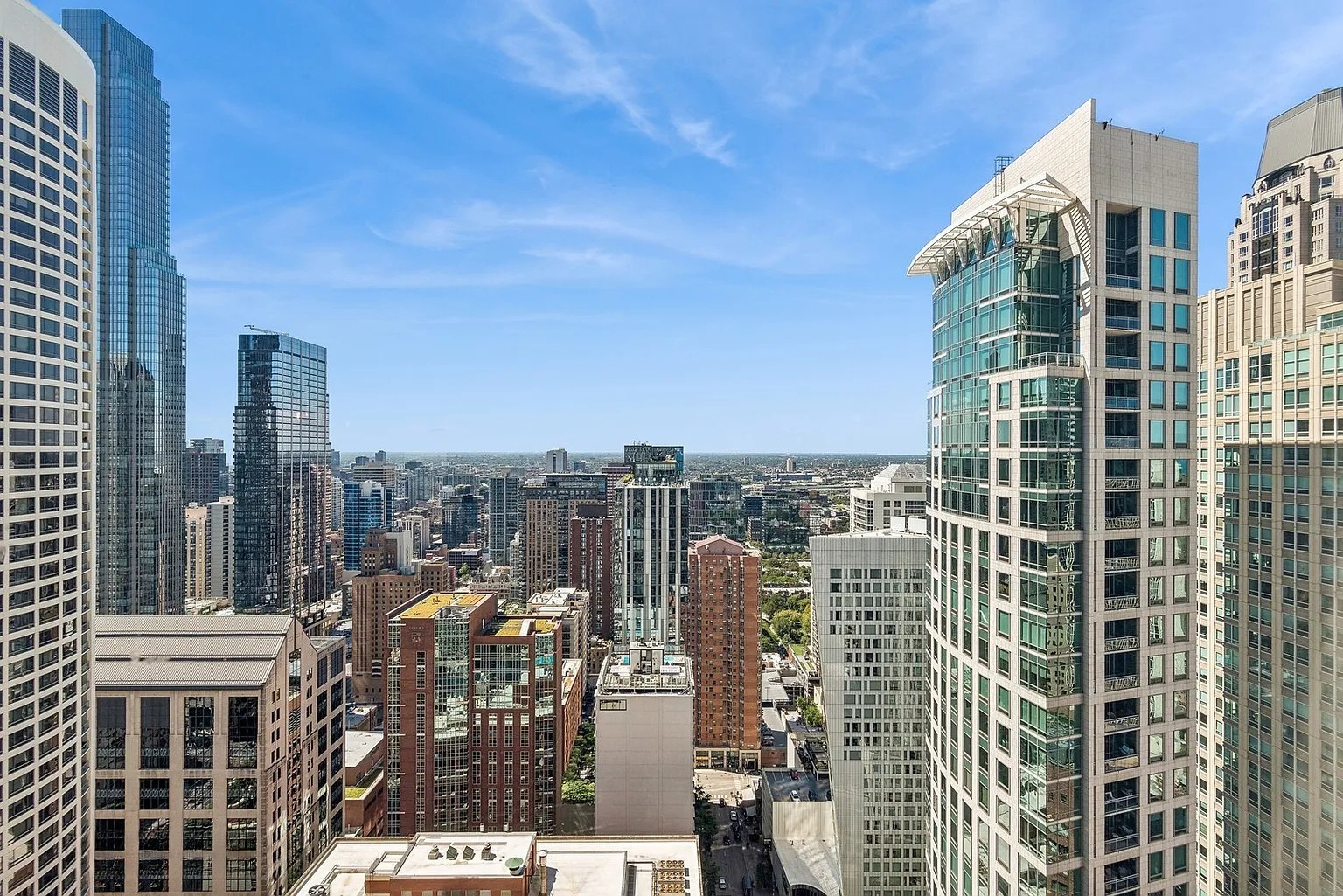 111 E Chestnut Street Unit: 48A