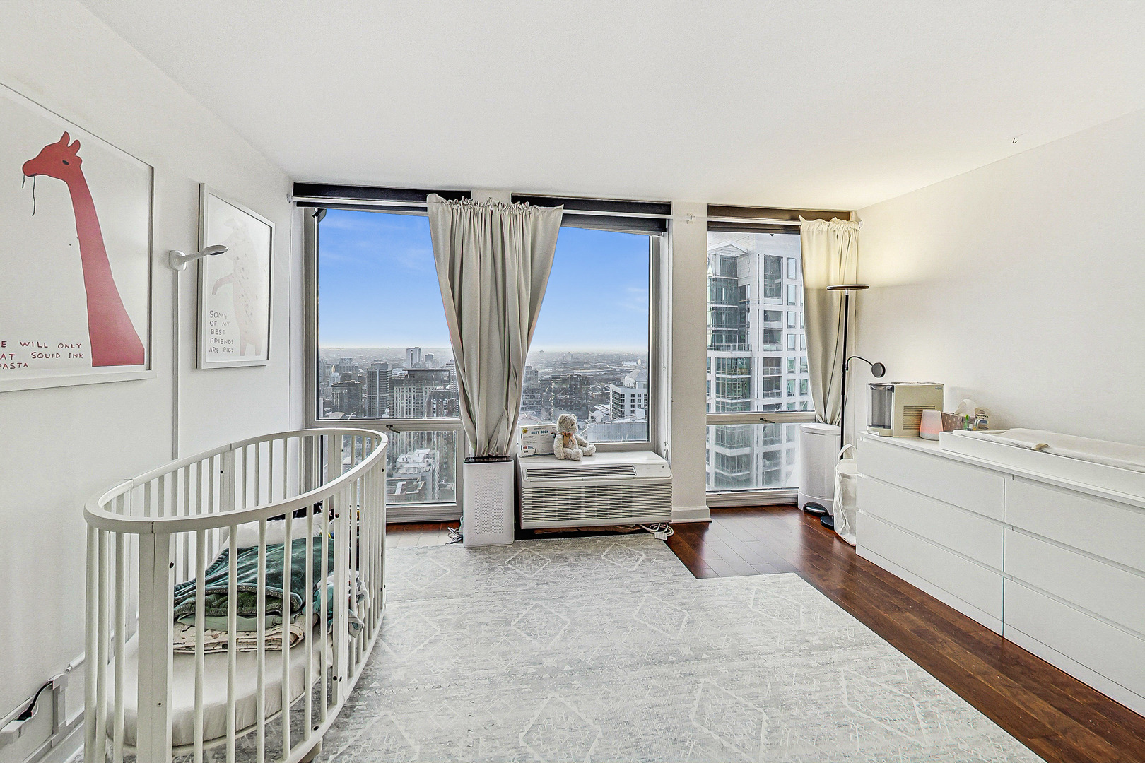 111 E Chestnut Street Unit: 48A