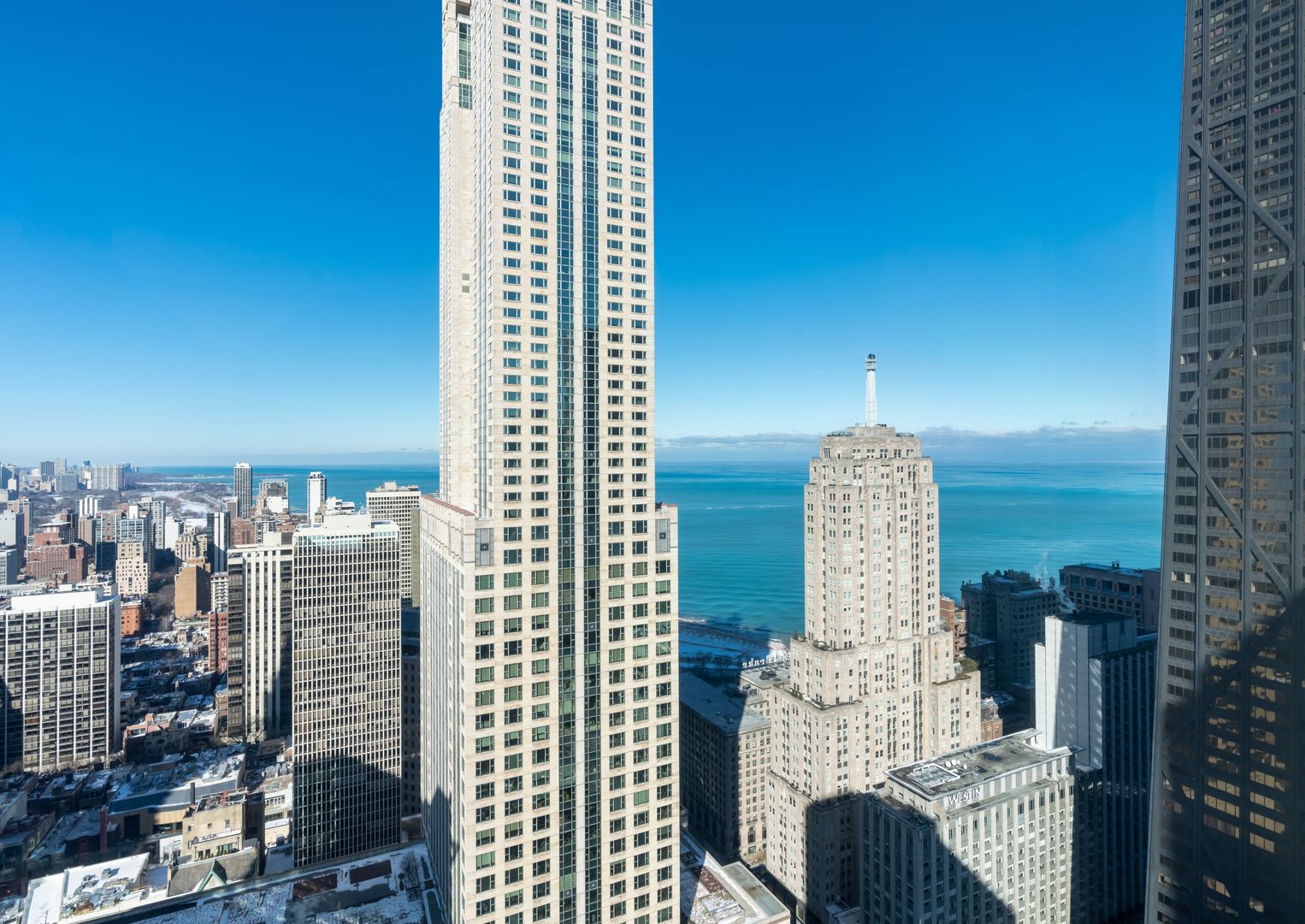 111 E Chestnut Street Unit: 48A