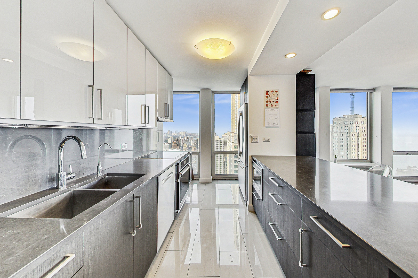 111 E Chestnut Street Unit: 48A