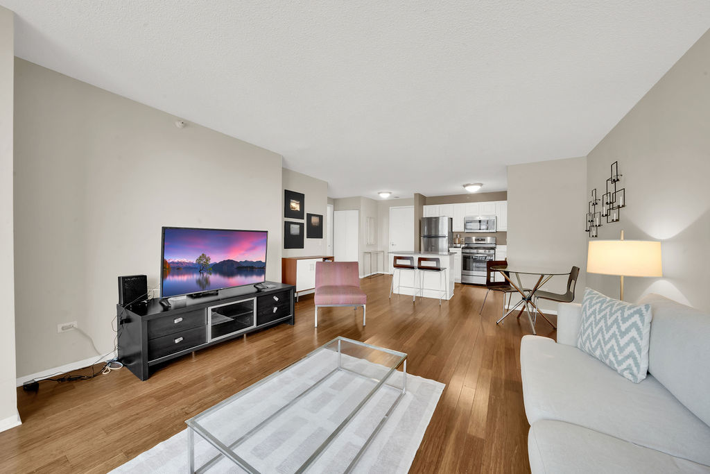 545 N Dearborn Street Unit: 2202