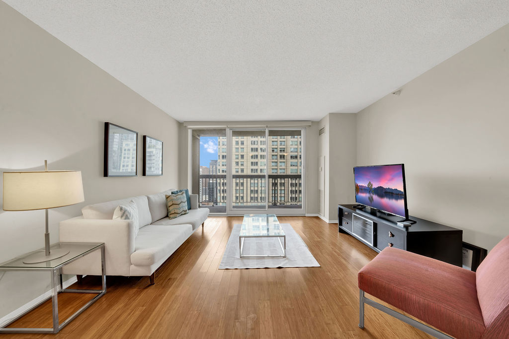 545 N Dearborn Street Unit: 2202