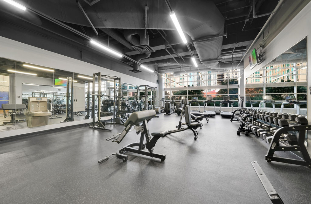 545 N Dearborn Street Unit: 2202