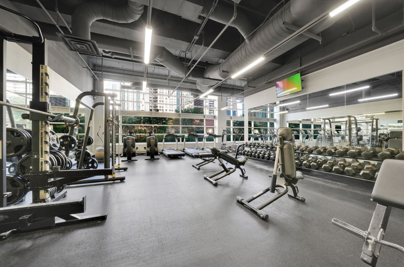 545 N Dearborn Street Unit: 2202