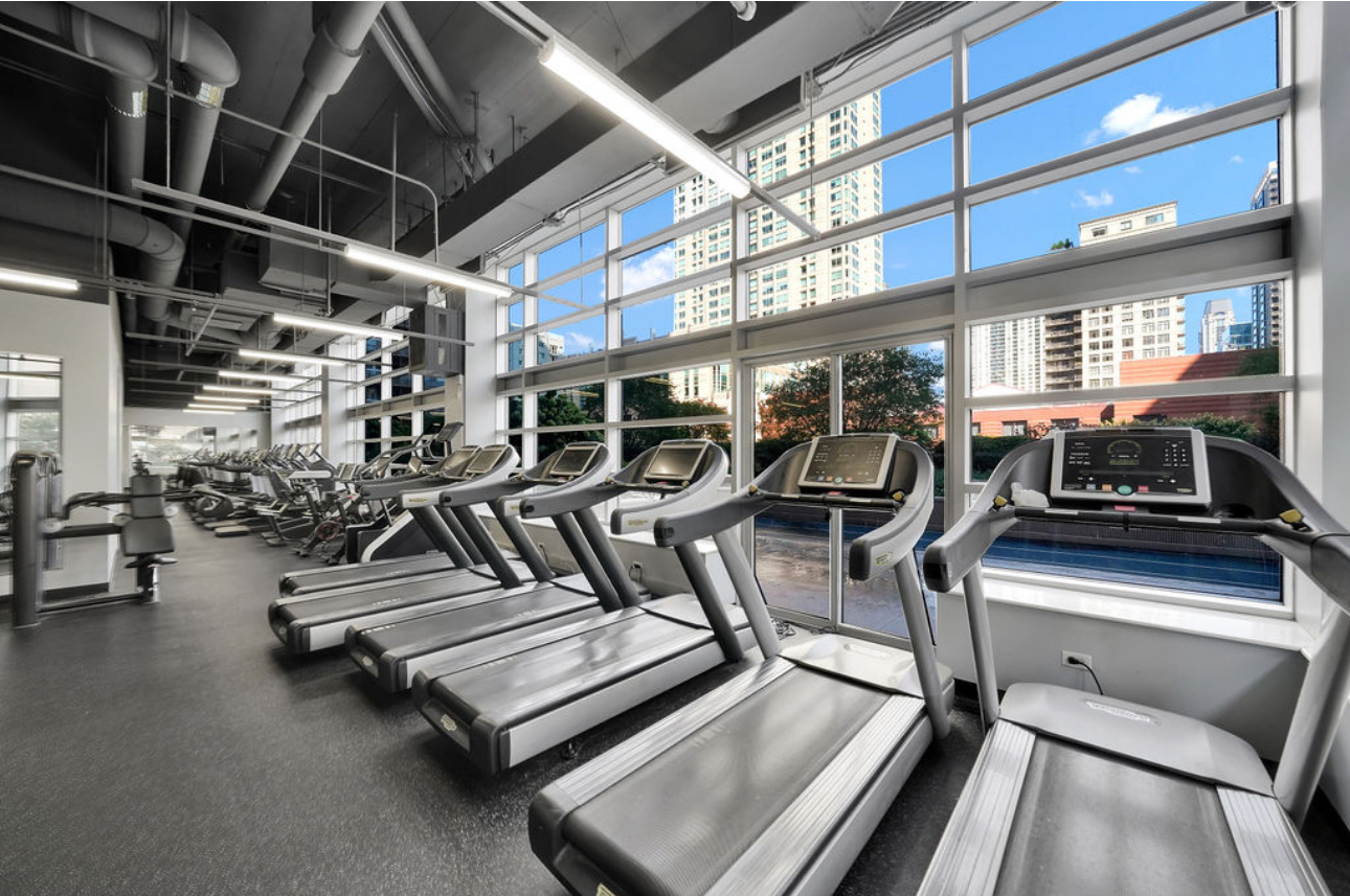 545 N Dearborn Street Unit: 2202