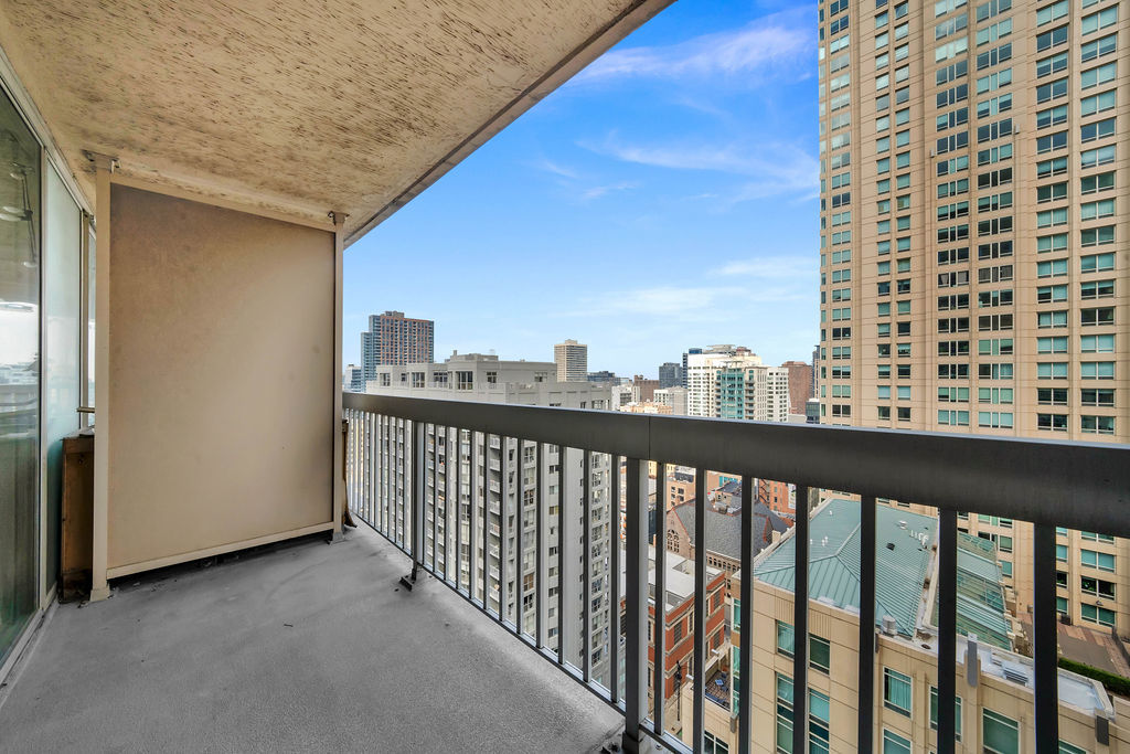 545 N Dearborn Street Unit: 2202