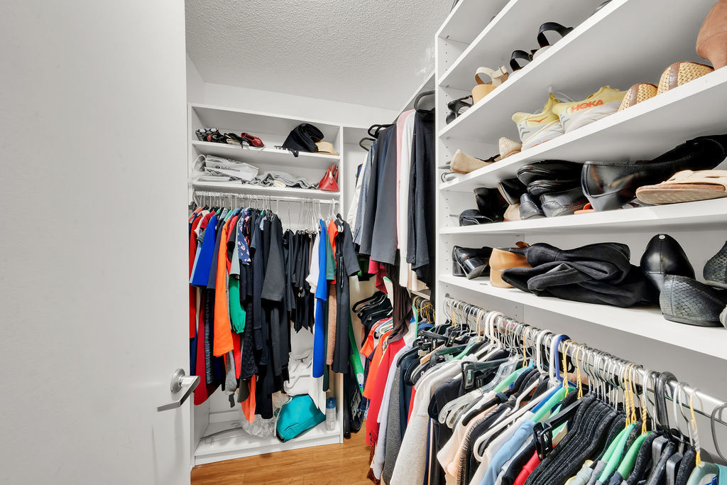 545 N Dearborn Street Unit: 2202