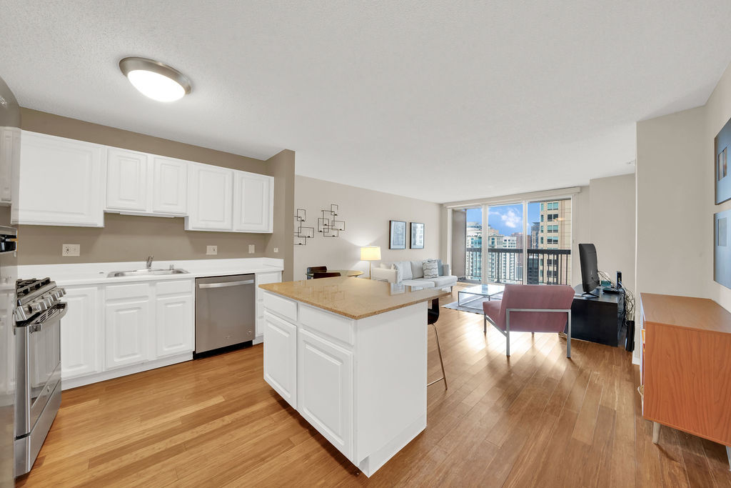 545 N Dearborn Street Unit: 2202