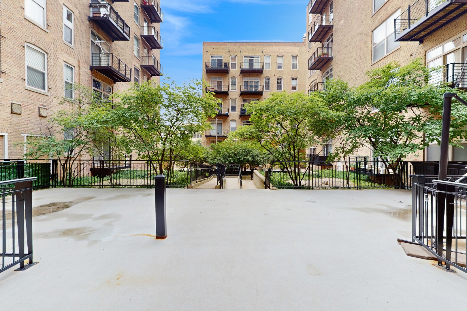 420 S CLINTON Avenue Unit: 704A