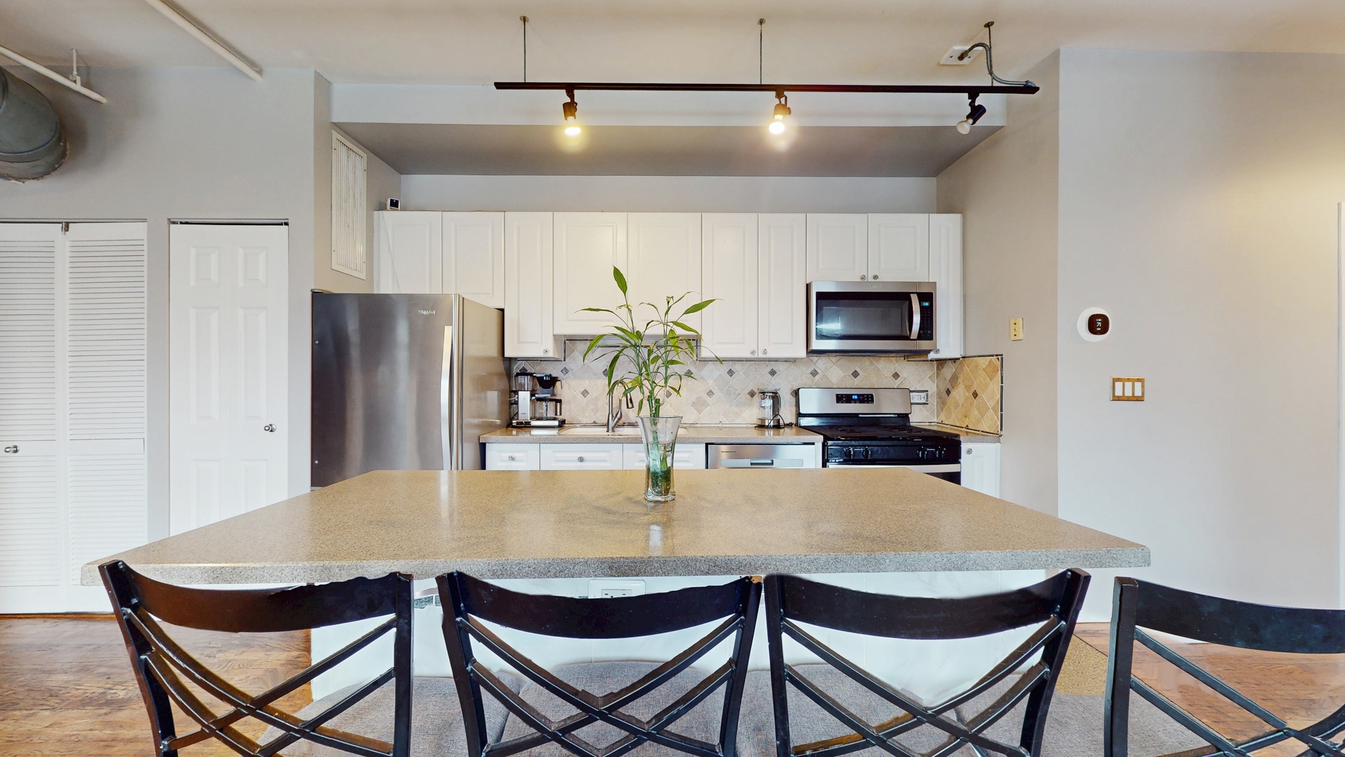 420 S CLINTON Avenue Unit: 704A