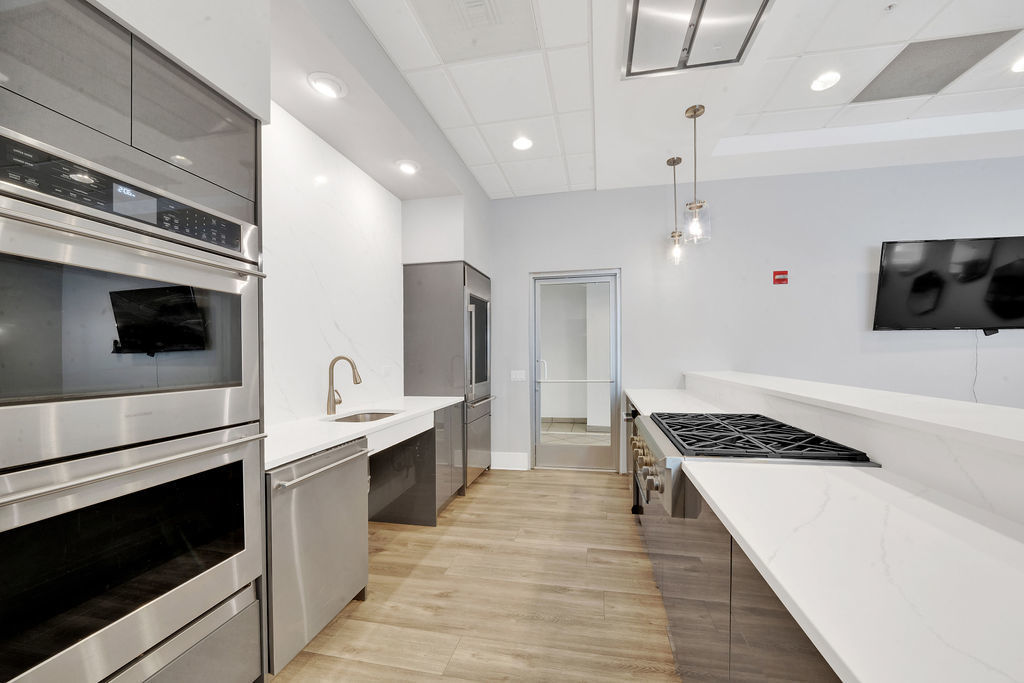 545 N Dearborn Street Unit: 2202