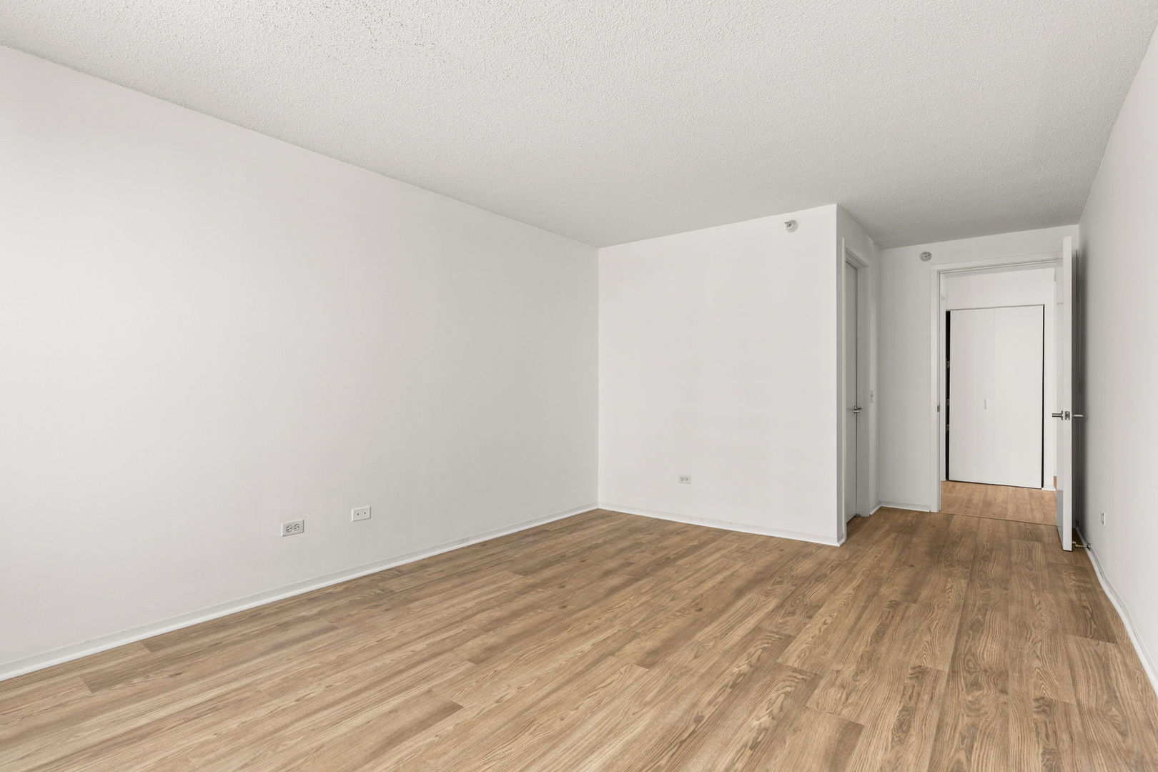 545 N Dearborn Street Unit: 2202