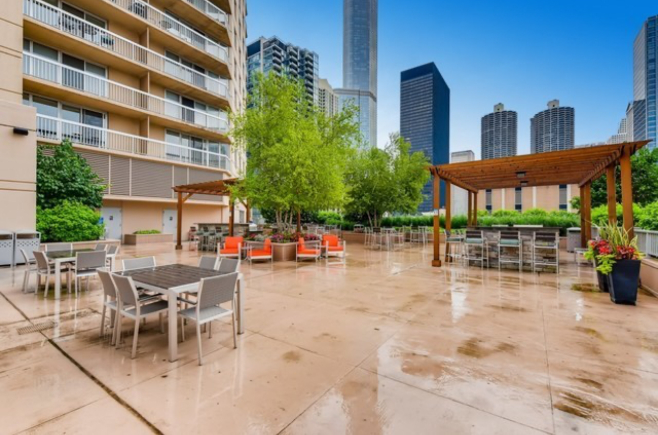545 N Dearborn Street Unit: 2202