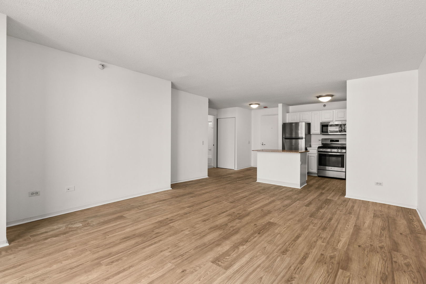 545 N Dearborn Street Unit: 2202