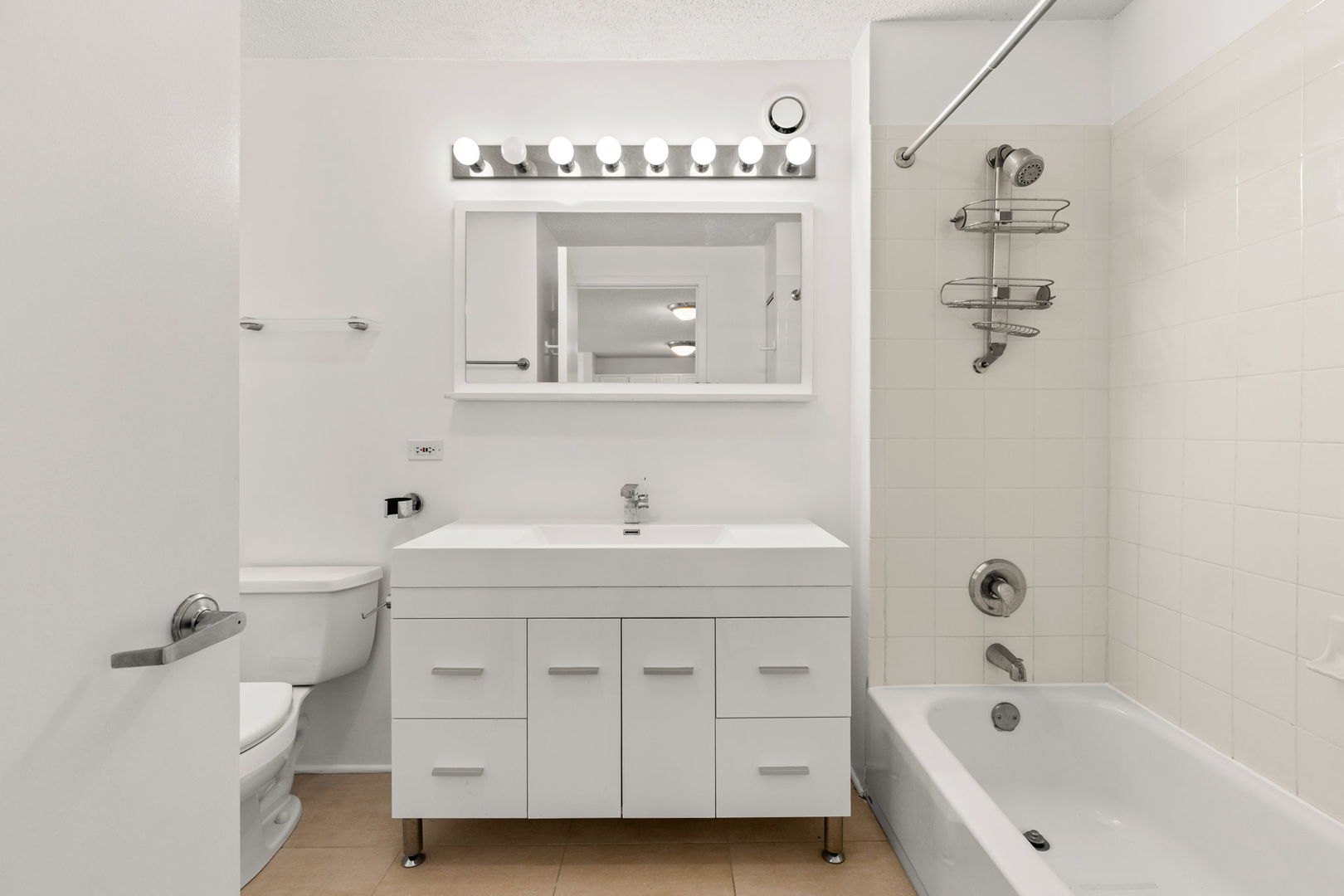 545 N Dearborn Street Unit: 2202