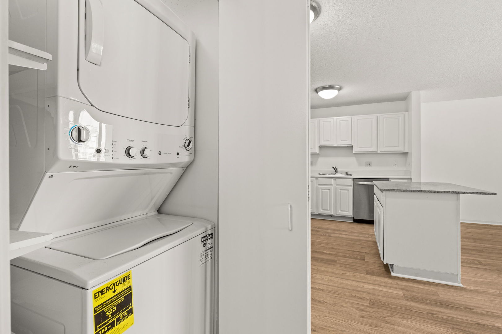 545 N Dearborn Street Unit: 2202