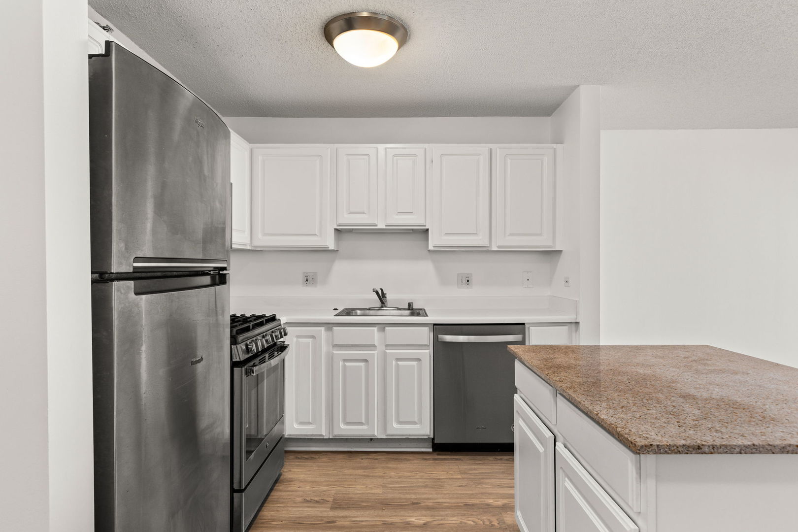 545 N Dearborn Street Unit: 2202