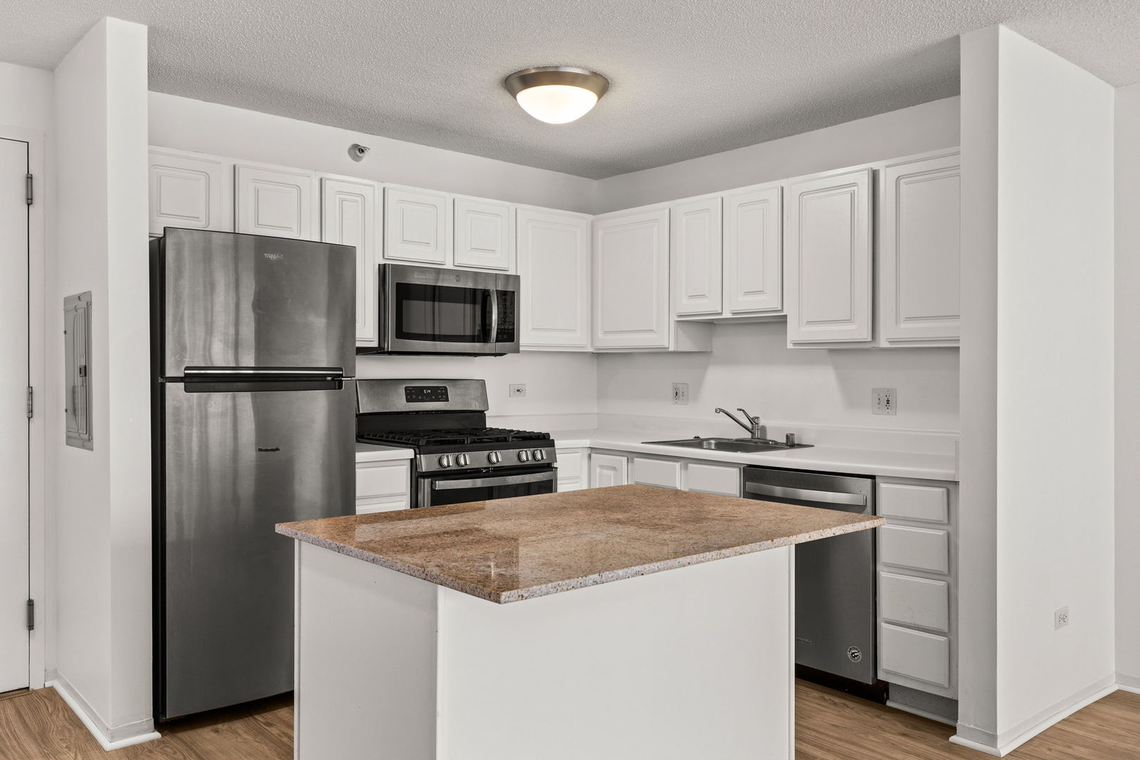 545 N Dearborn Street Unit: 2202