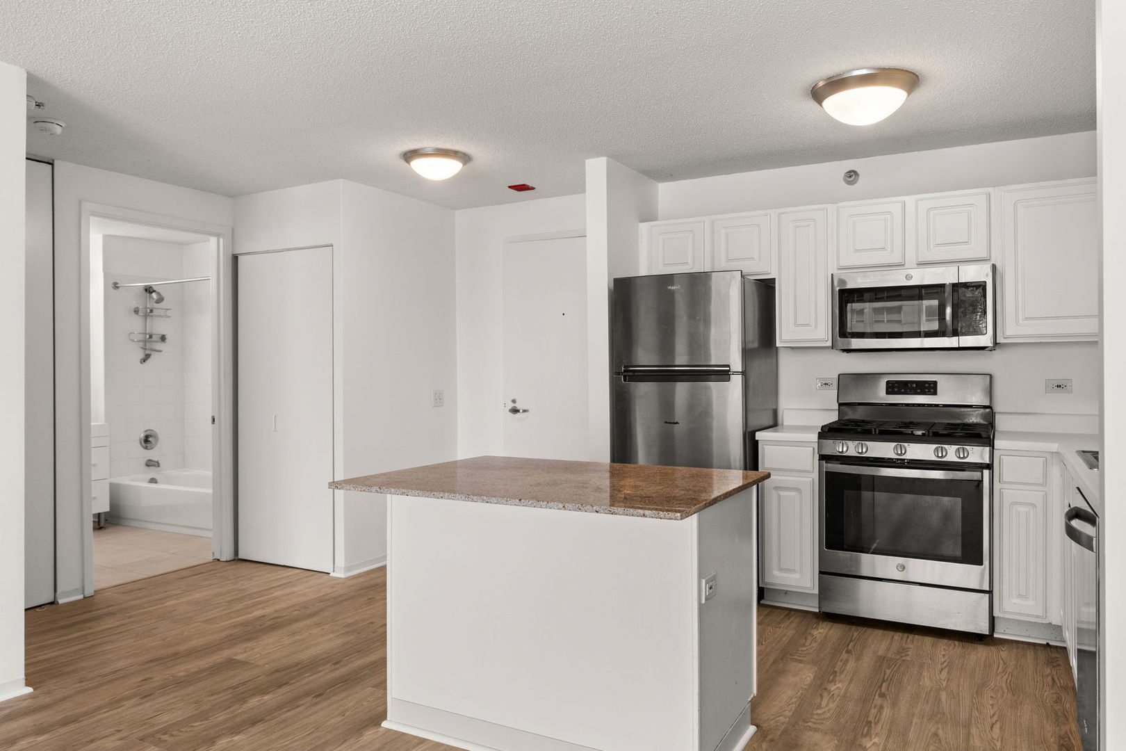 545 N Dearborn Street Unit: 2202