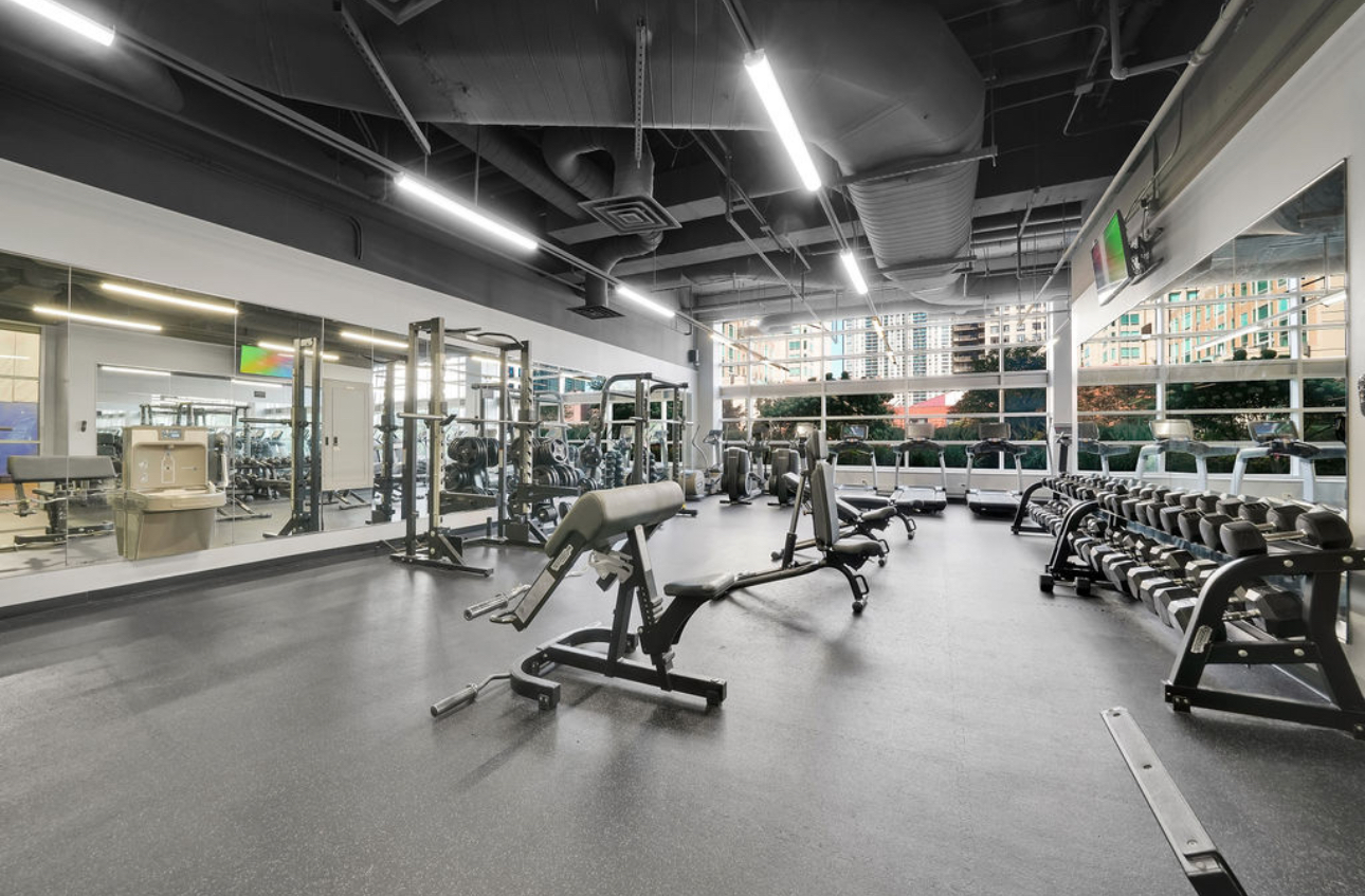 545 N Dearborn Street Unit: 2202