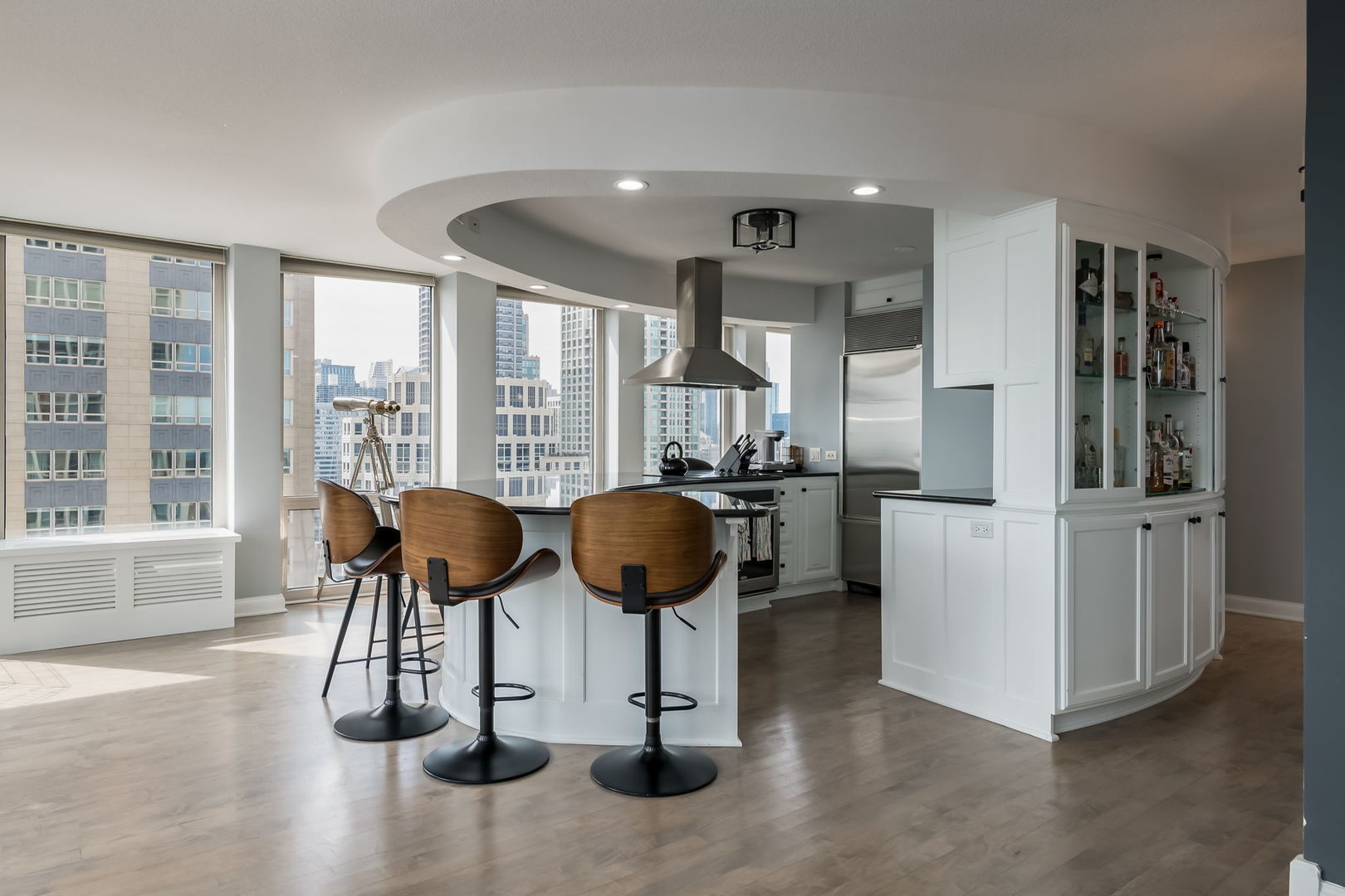 111 E Chestnut Street Unit: 37K