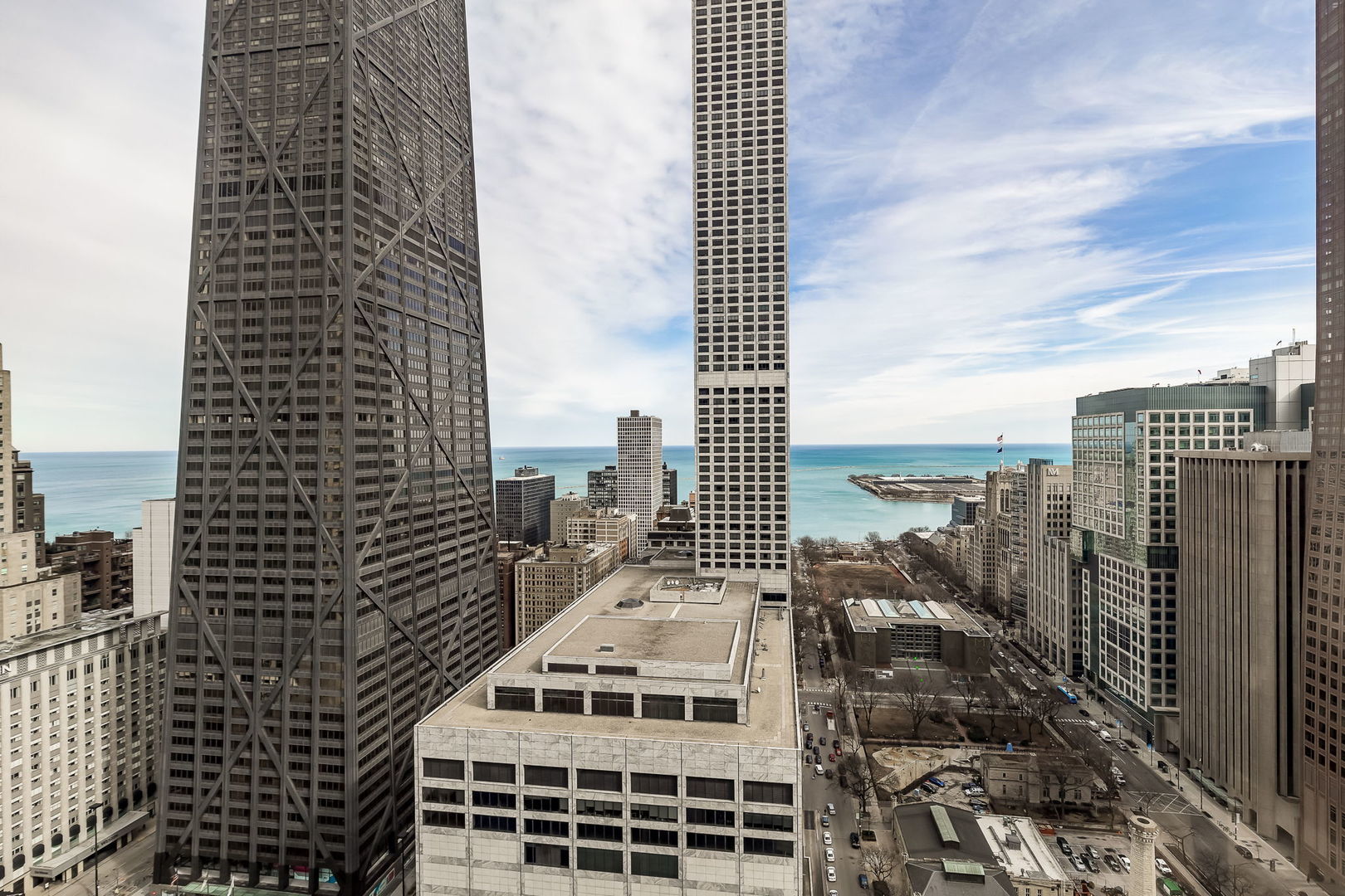 111 E Chestnut Street Unit: 37K
