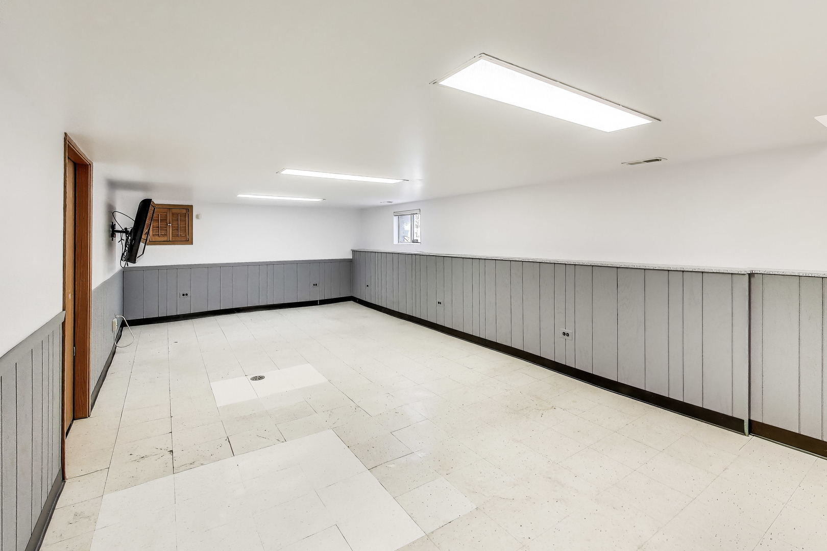 4533 N McVicker Avenue