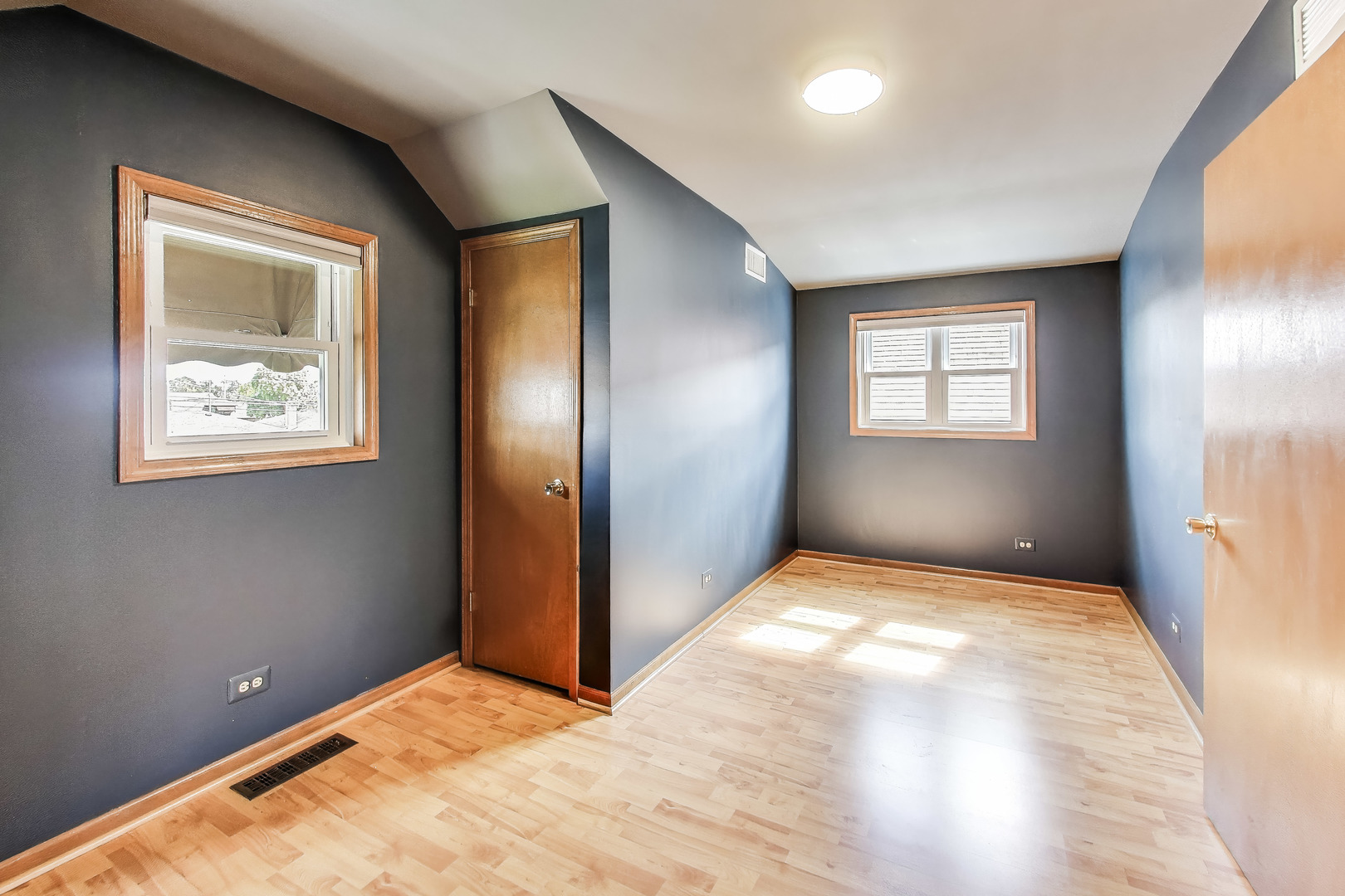 4533 N McVicker Avenue