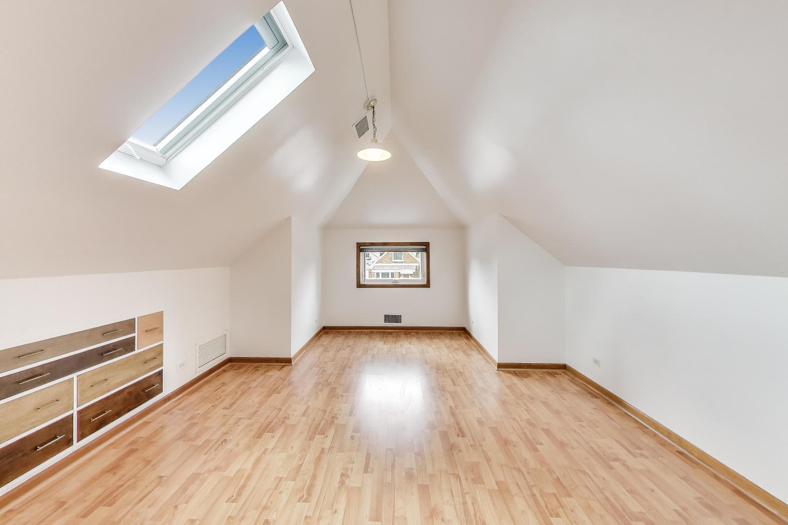 4533 N McVicker Avenue