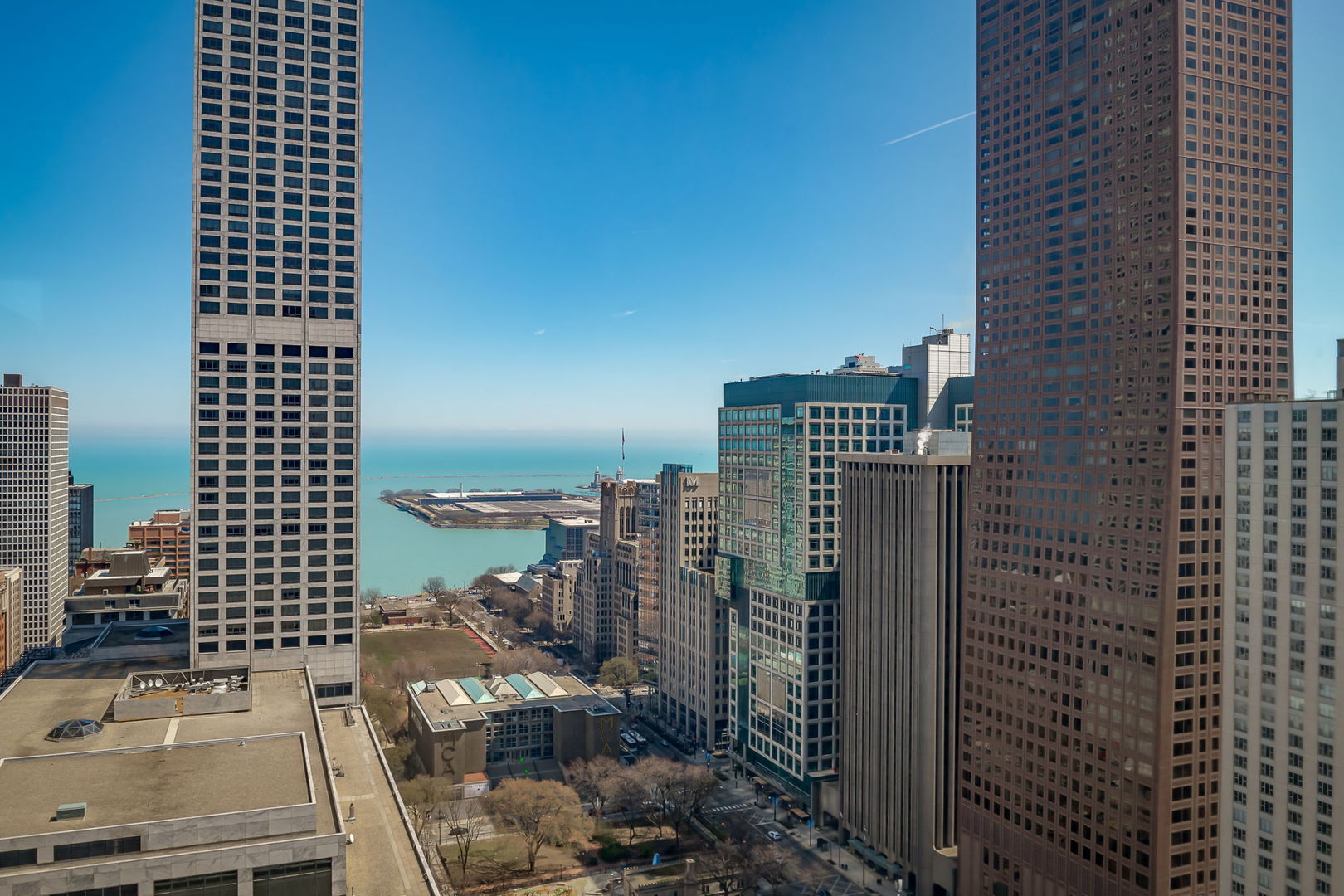 111 E Chestnut Street Unit: 37K