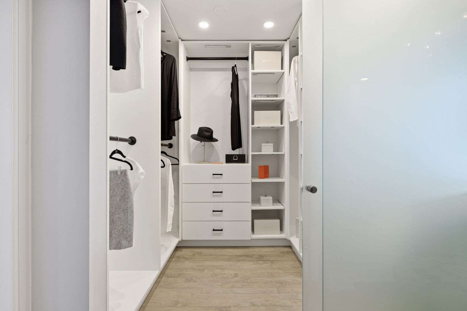 111 E Chestnut Street Unit: 37K