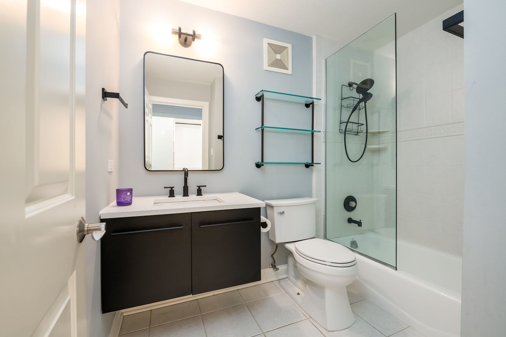 111 E Chestnut Street Unit: 37K